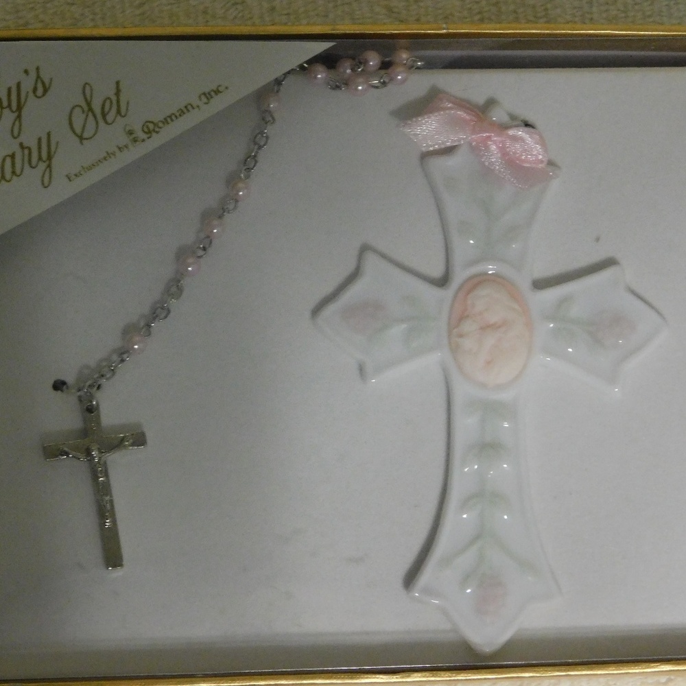 BABY GIRL'S 1ST ROSARY SET WITH ROSARY & CROSS NEW